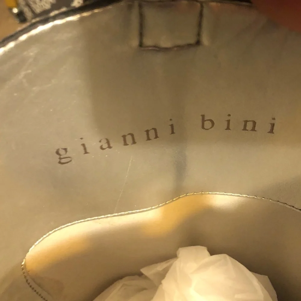 Gianni Bini Silver Over-the-Knee Boots w/ Stiletto Heel BRAND NEW Sz 7 & 5.5. 🥶🪩